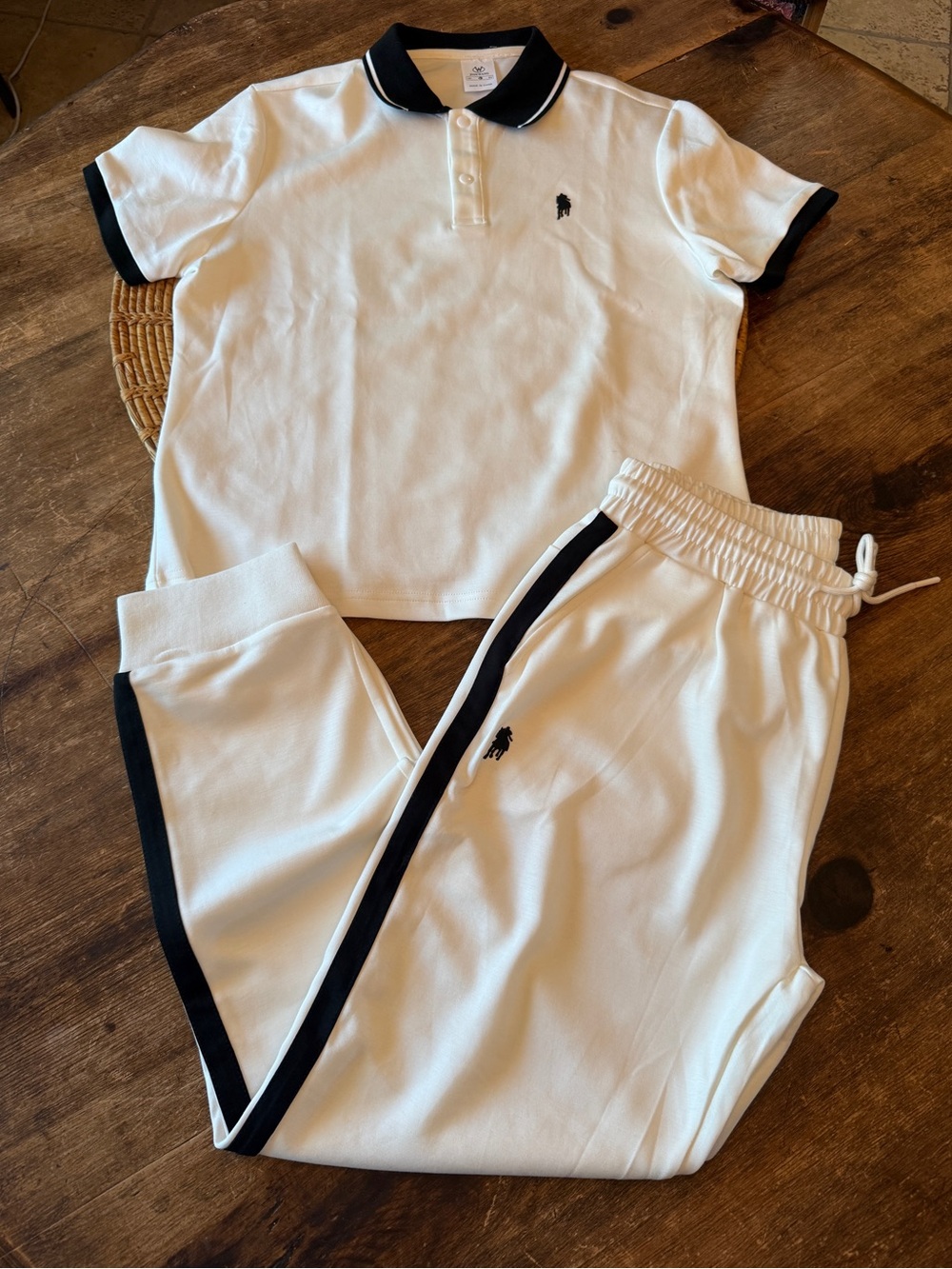 New Jian Wang 2 piece Set Polo-Style White & Black Trim Polo Shirt & Joggers